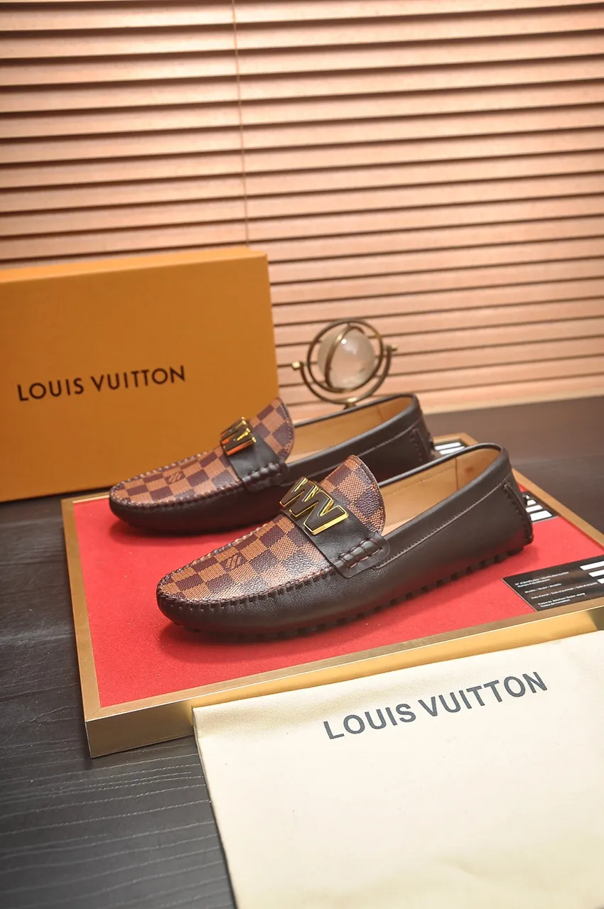 Men's men's shoes 💰420💶 [LV Doudou shoes] (water-dyed cowhide lining) new model is on the market, available on the official website. The new Doudou shoes are processed into single-color materials, and the uppers are made of imported horsehide leather. The body of the shoe is fully hemmed with mark thread, and is lined with imported original cowhide leather. The elegant shoe shape is super suitable for all-matching, and the size is 38-44.